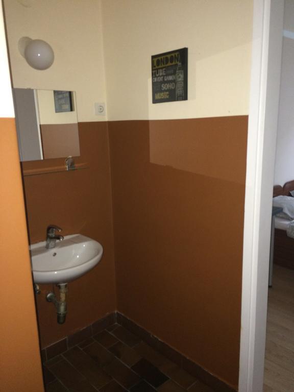 Simple Accommodation Vodmat Ljubljana Phòng bức ảnh