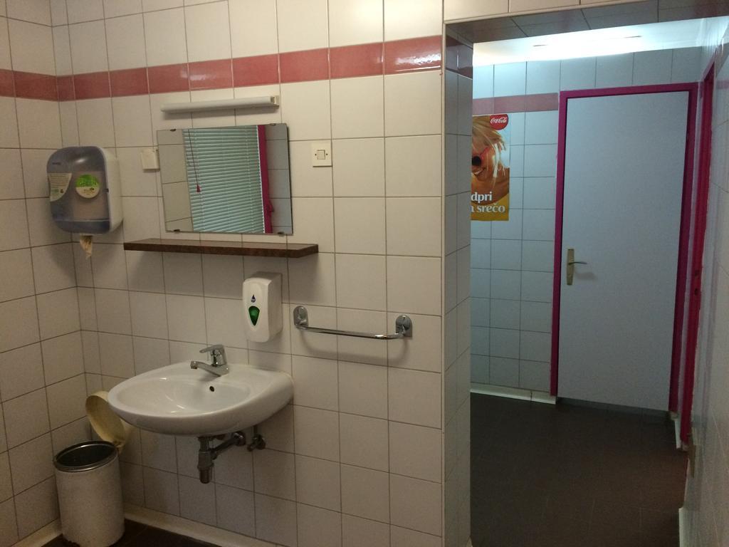 Simple Accommodation Vodmat Ljubljana Ngoại thất bức ảnh